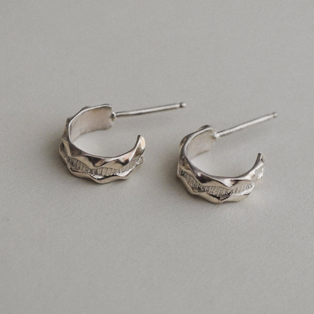 Textured Ridge Hoops