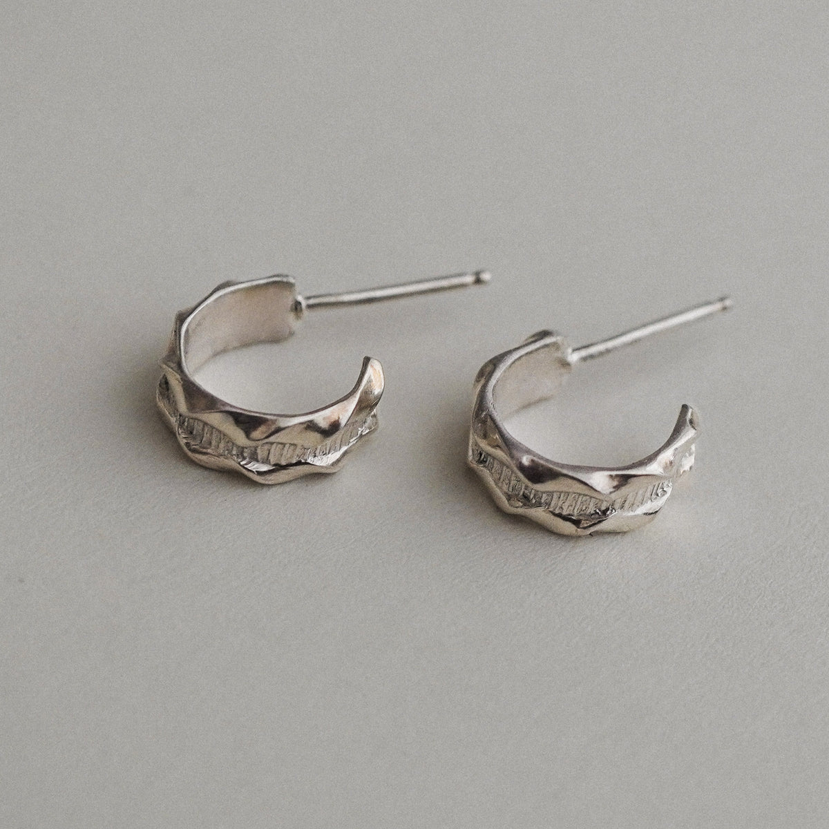 Textured Ridge Hoops