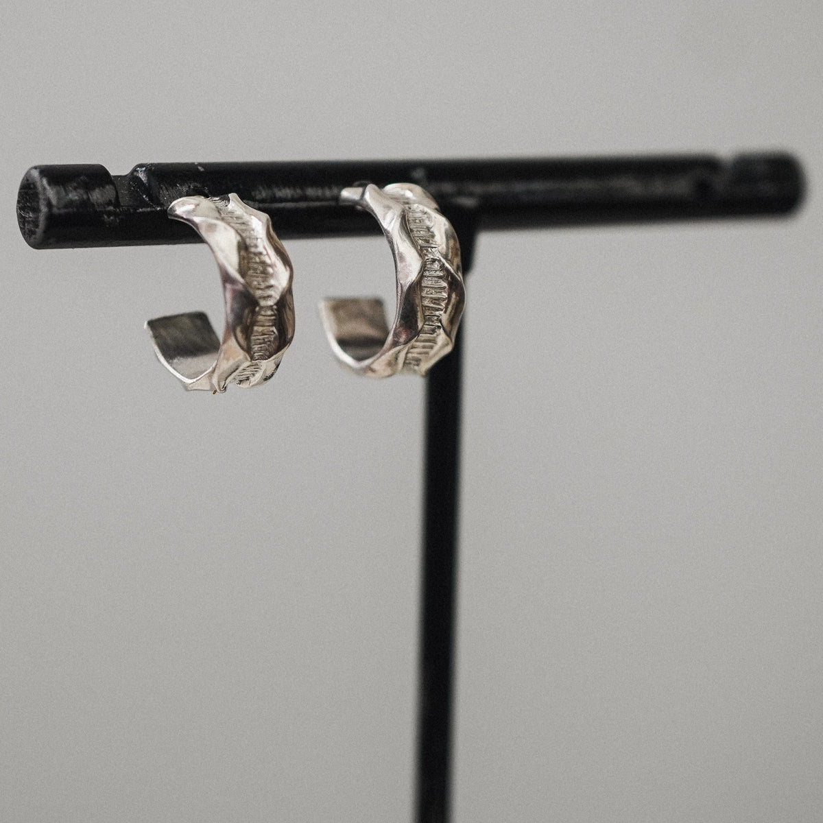 Textured Ridge Hoops